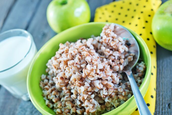 Grano saraceno con kefir e mele